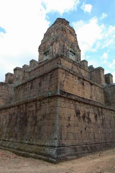 baksei chamkrong temple angkor