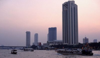 chao phraya river evening