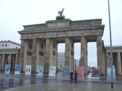 brandenburg gate built