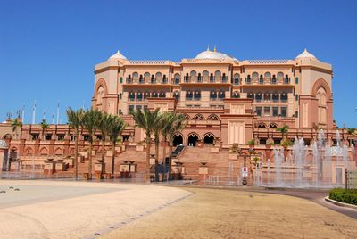 emirates palace hotel building