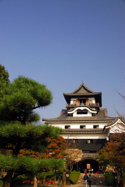 inuyama castle japan