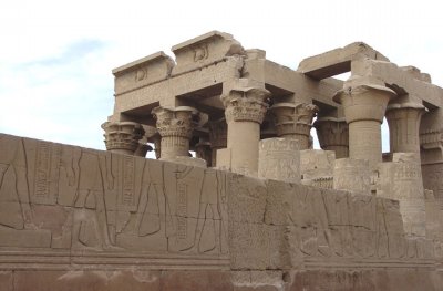 kom ombo temple egypt
