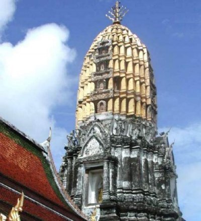 phitsanulok stupa in wat yai