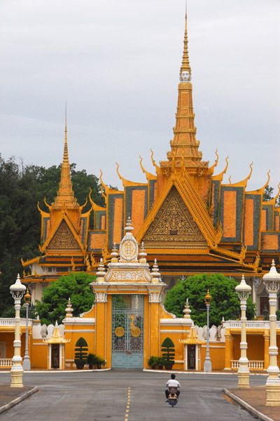 royal palace phnom penh