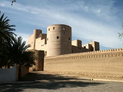 rustaq castle