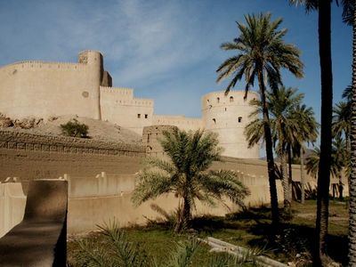 rustaq fort history