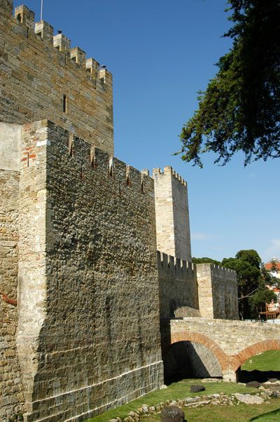 castelo de sao jorge lisbon