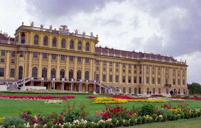 schonbrunn palace history