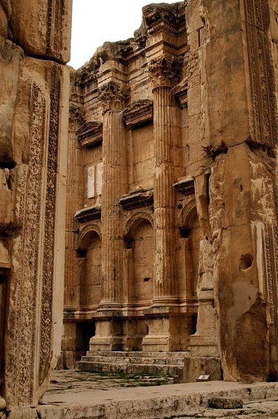 temple of bacchus baalbek