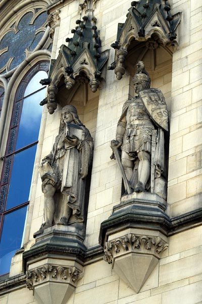 manchester town hall architect