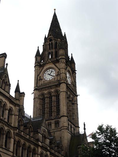 manchester town hall built