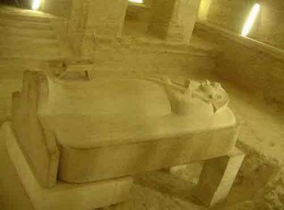 Merenptah's tomb is number KV 8 located in the Valley of the Kings on the West Bank of Luxor (ancient Thebes). 
